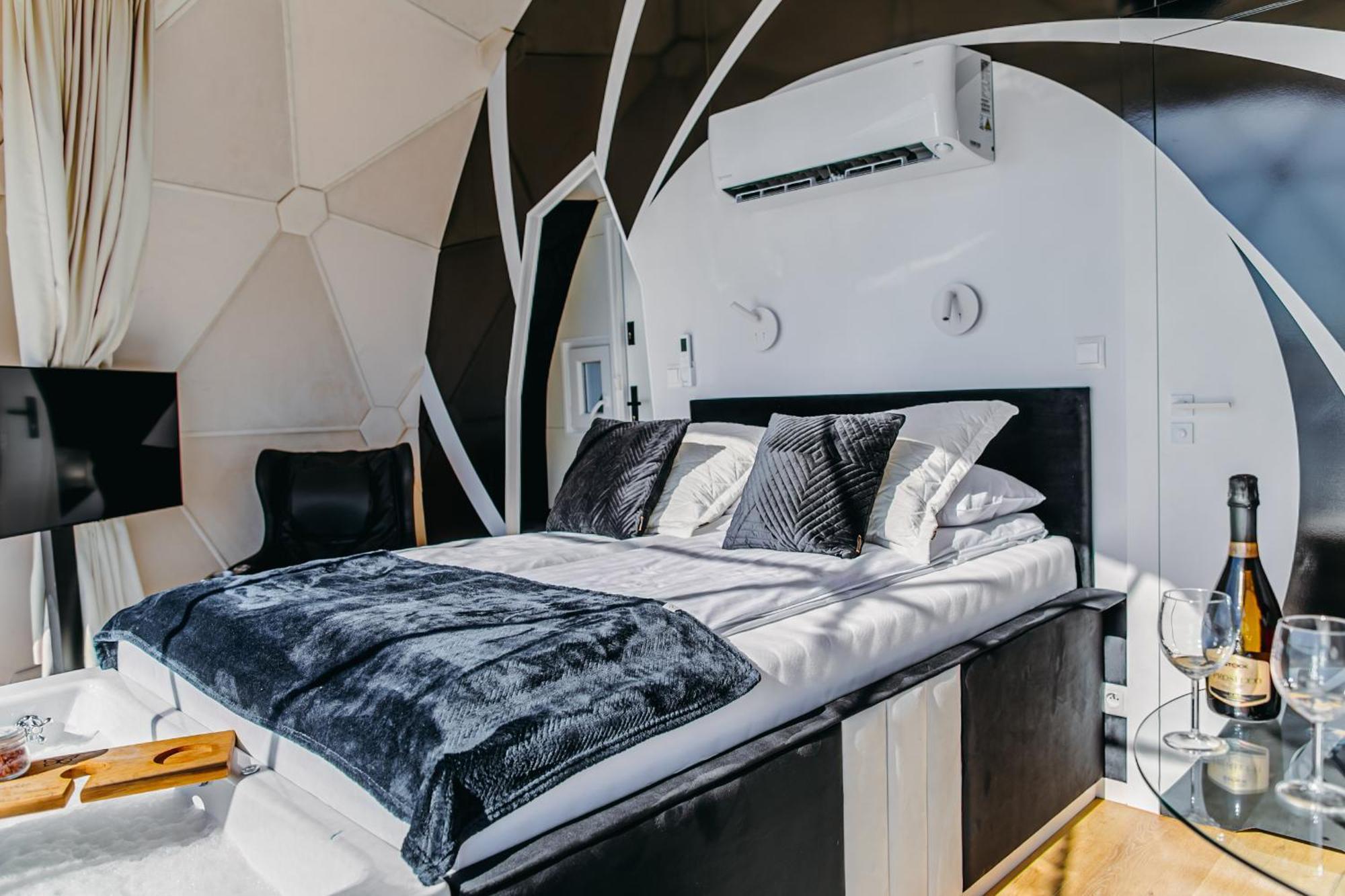 Grand Ht Houseboats - Domki Na Wodzie - Sauna, Jacuzzi, Kominek 미엘노 객실 사진