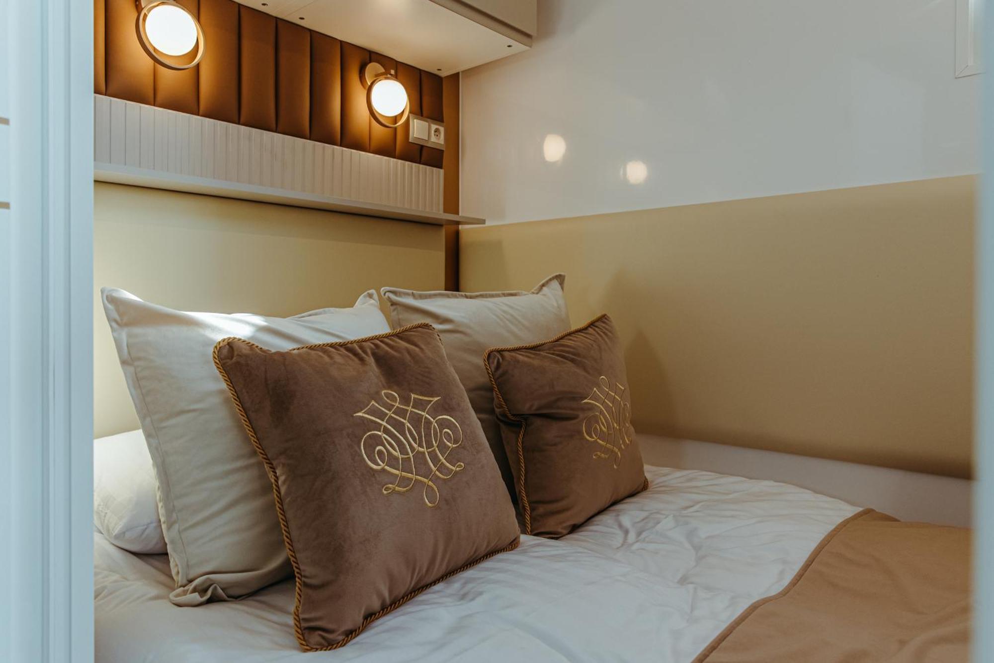 Grand Ht Houseboats - Domki Na Wodzie - Sauna, Jacuzzi, Kominek 미엘노 객실 사진