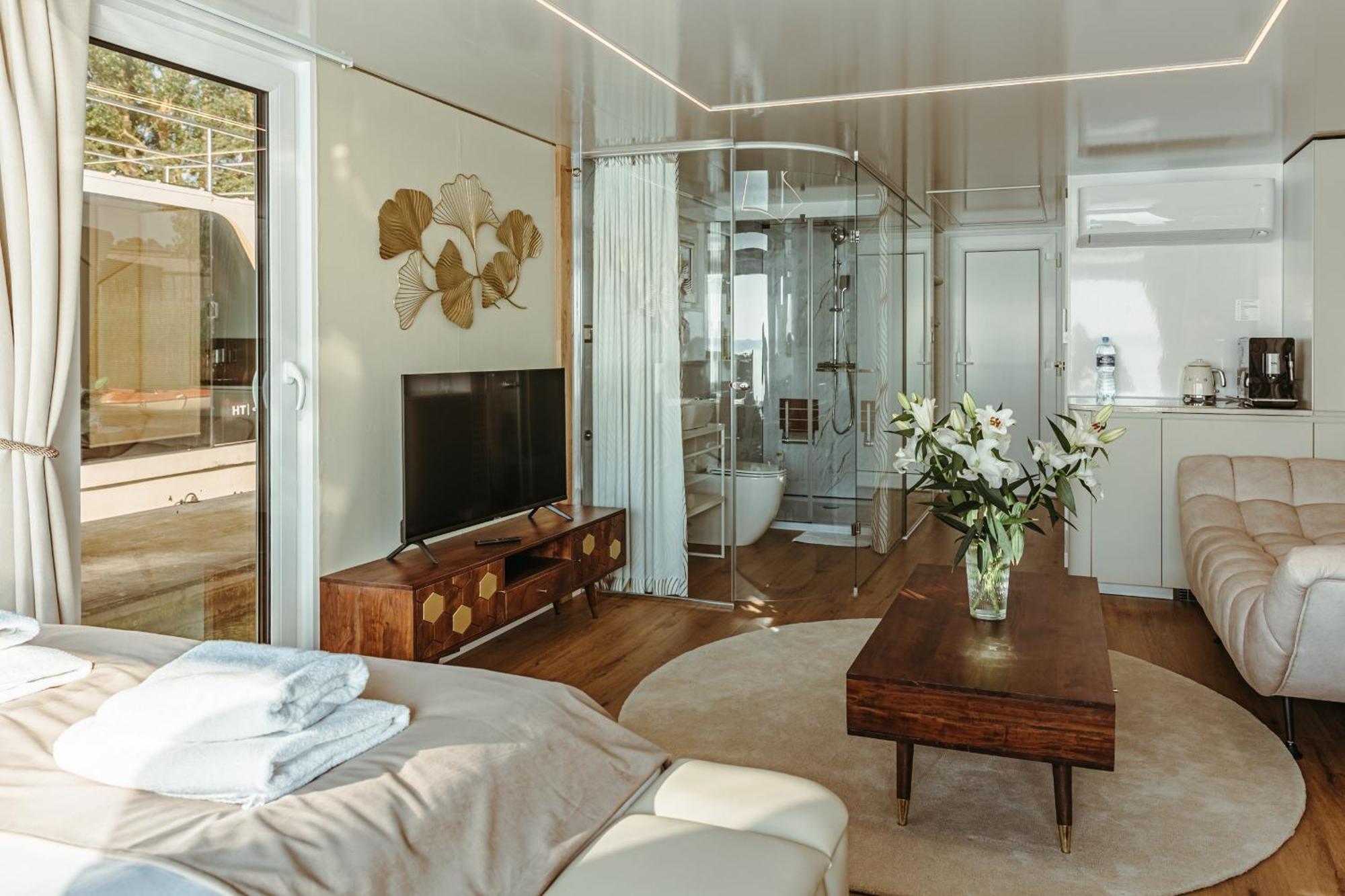 Grand Ht Houseboats - Domki Na Wodzie - Sauna, Jacuzzi, Kominek 미엘노 객실 사진
