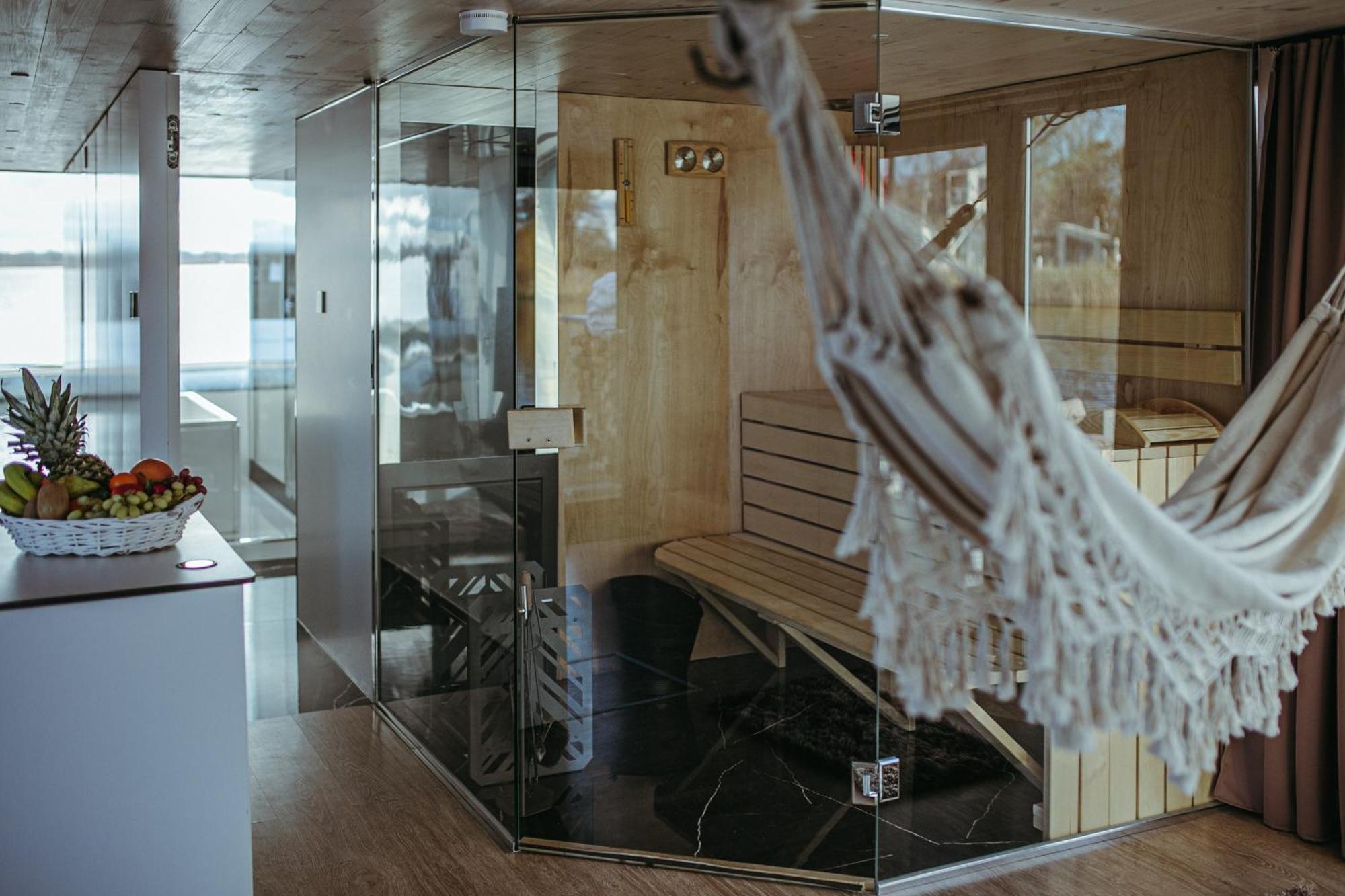 Grand Ht Houseboats - Domki Na Wodzie - Sauna, Jacuzzi, Kominek 미엘노 객실 사진